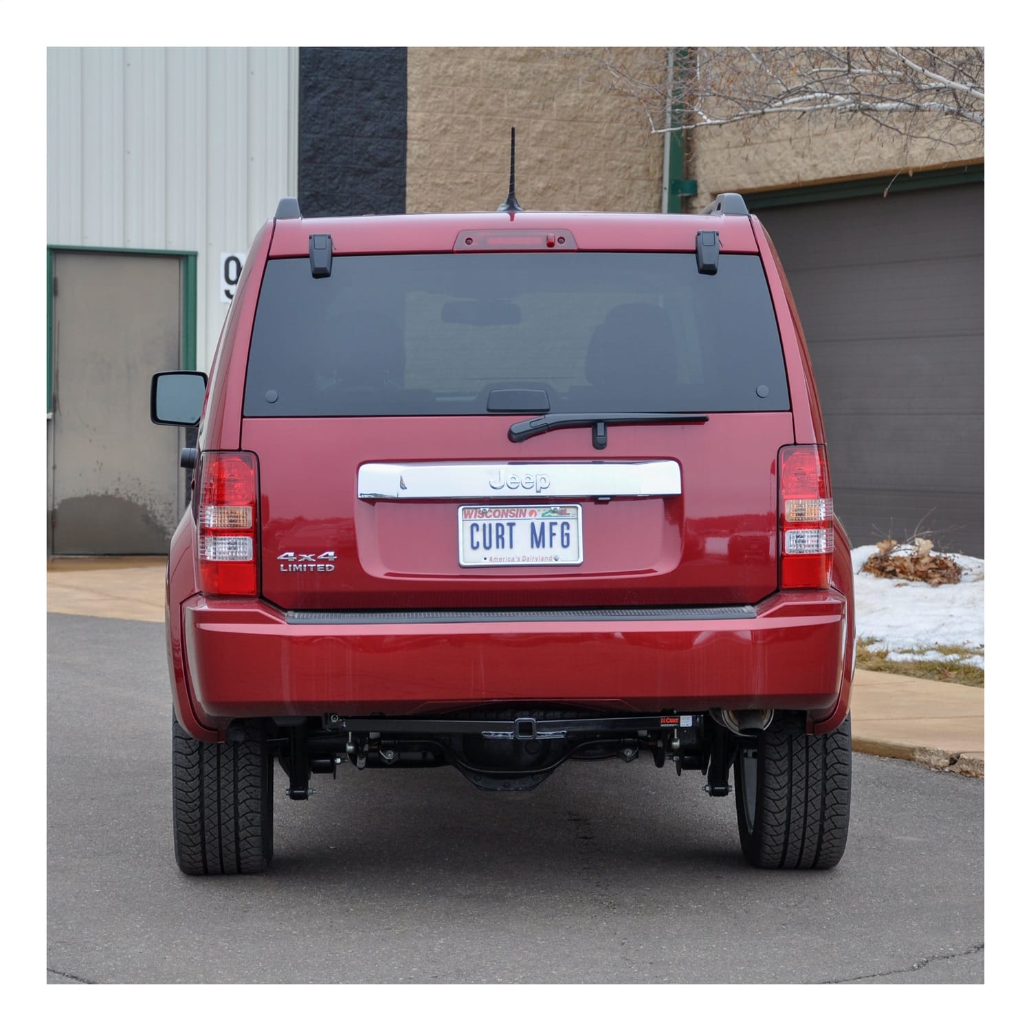 Class 2 Trailer Hitch; 1-1/4in. Receiver; Select Jeep Liberty thumbnail 3