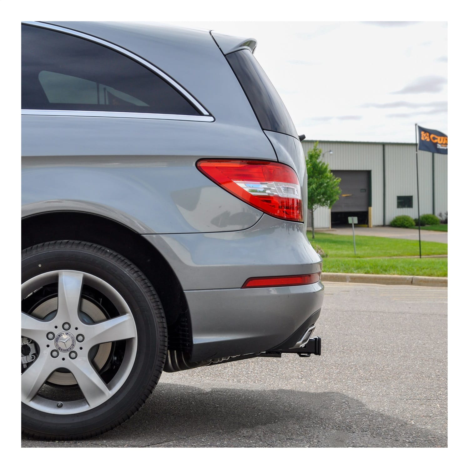 Class 3 Trailer Hitch; 2in. Receiver; Select Mercedes-Benz R320; R350; R500 thumbnail 4
