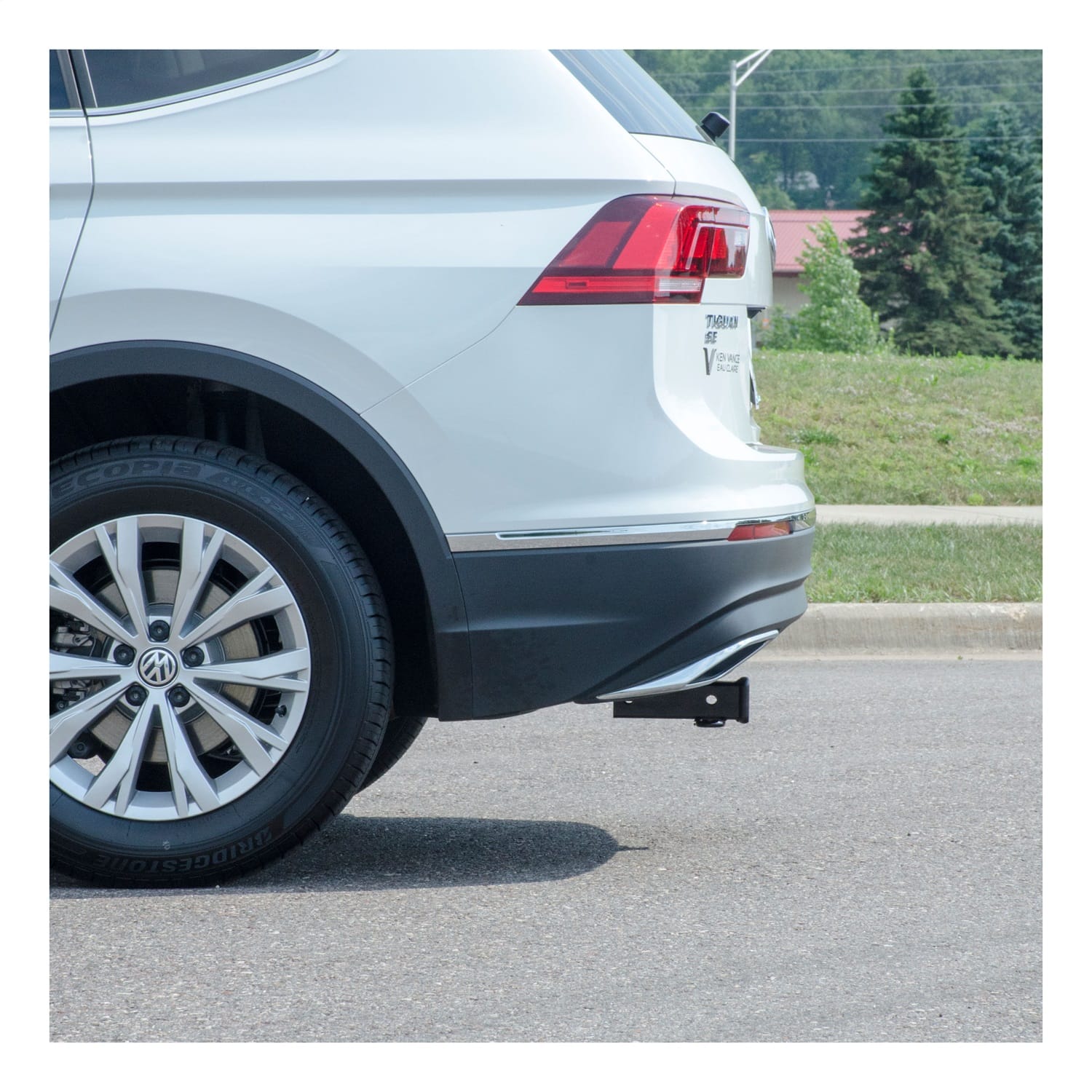 Class 3 Trailer Hitch; 2in. Receiver; Select Volkswagen Tiguan thumbnail 4