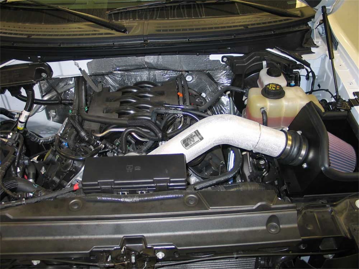 Performance Air Intake System thumbnail 9