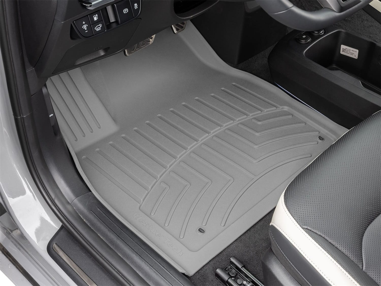 WeatherTech FloorLiner HP Floor Mat Set - 4617231IM thumbnail 13