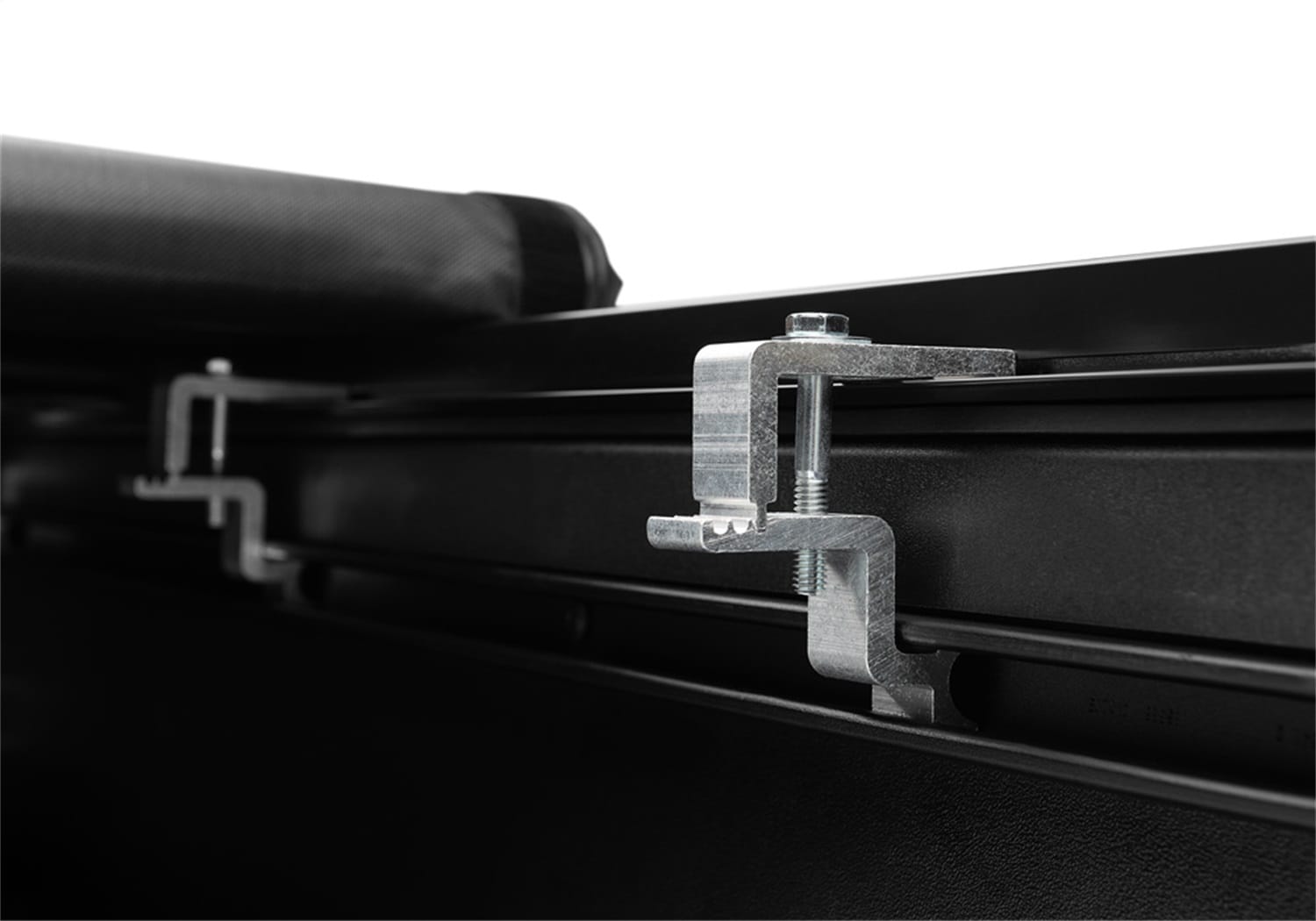 TruXport-01-06 Tundra 6ft.2in. w/Bed Caps thumbnail 4
