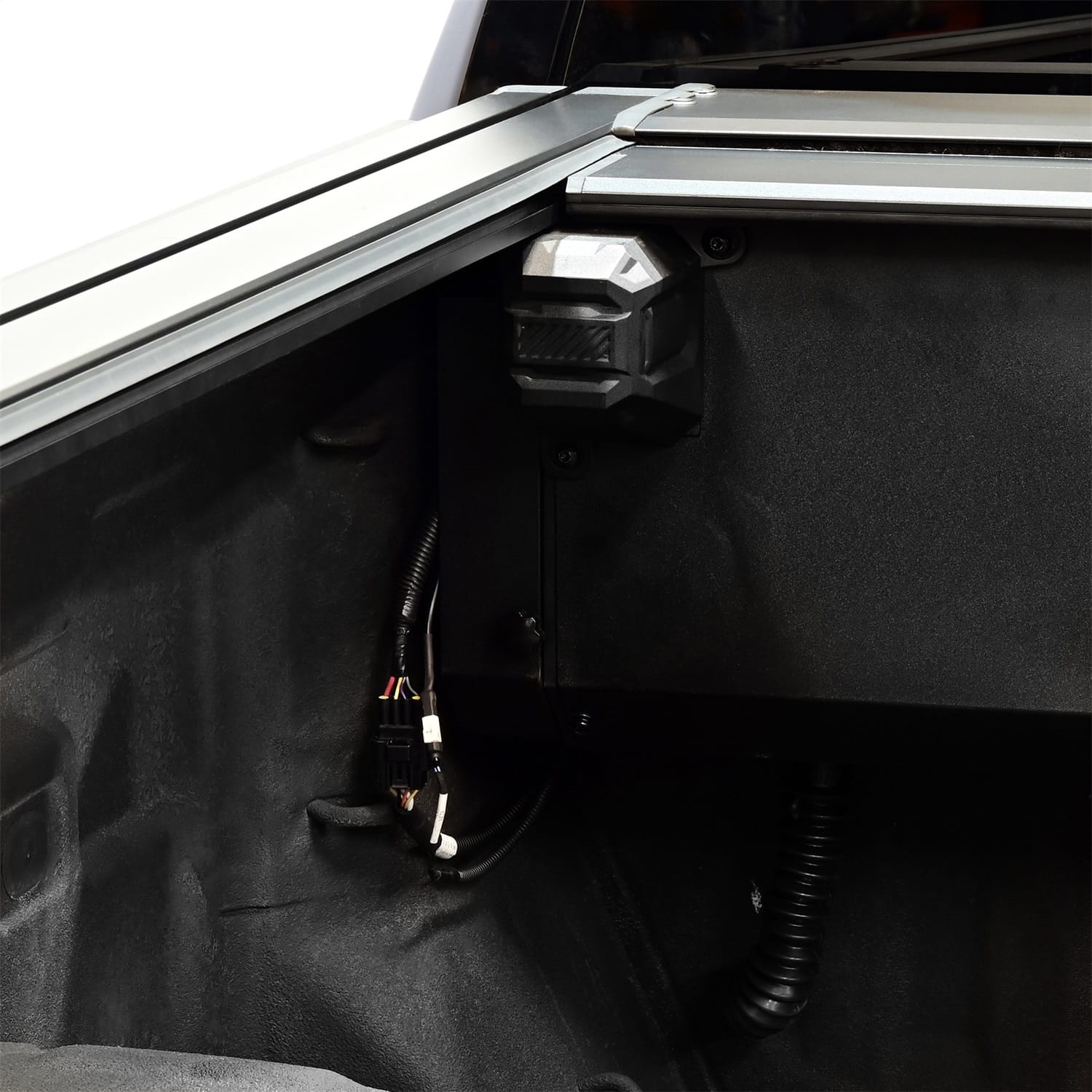 Electric Retractable Tonneau Cover thumbnail 19